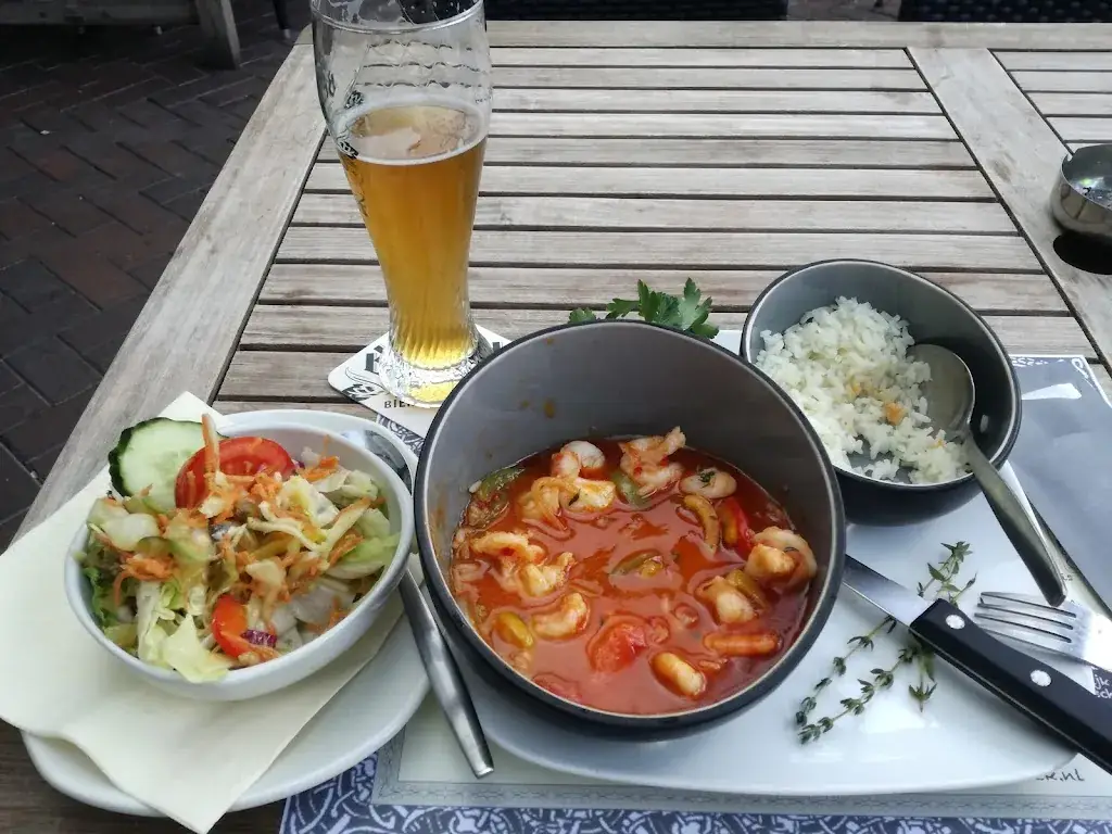 Petr Sanders_The Shamrock_Almelo_review