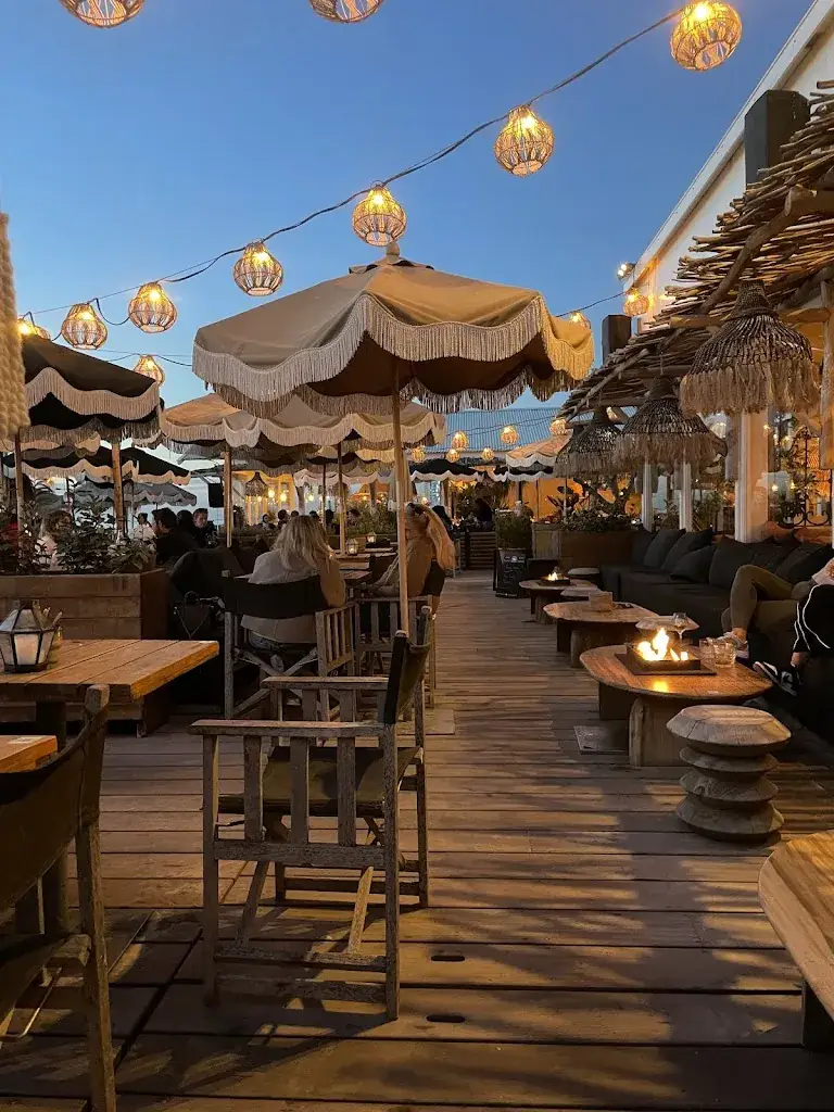 Ubuntu Strandbar_Zandvoort_slider_image_3