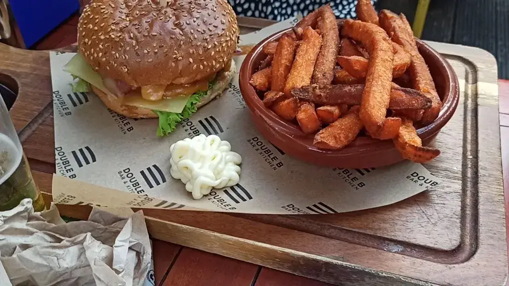 Double B -Bar & Kitchen-_Leeuwarden_slider_image_2