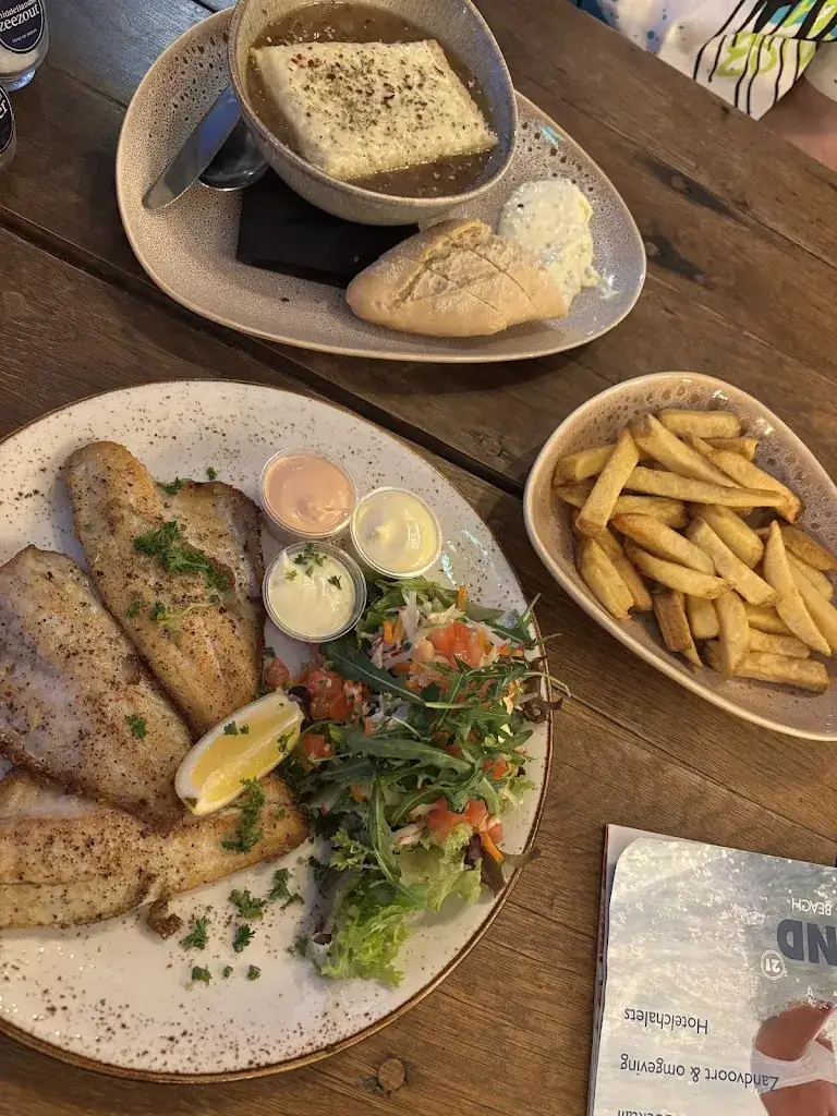 Ann Vlasova_Strand 21_Zandvoort_review