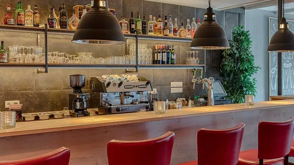 Bij Ne9en Heino restaurant in Heino