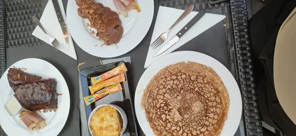 Gilbert van Berkel_Cafe Restaurant Expo Madrid_Dalfsen_review