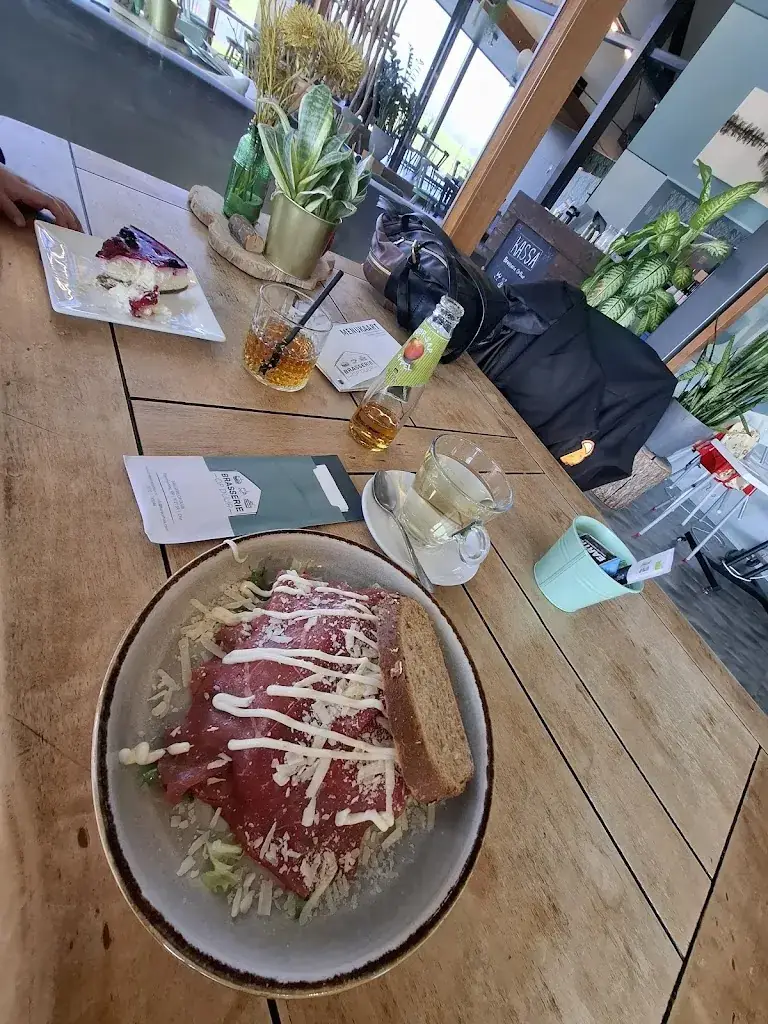 Emeline Grave_Brasserie Op Duur_Nul_review