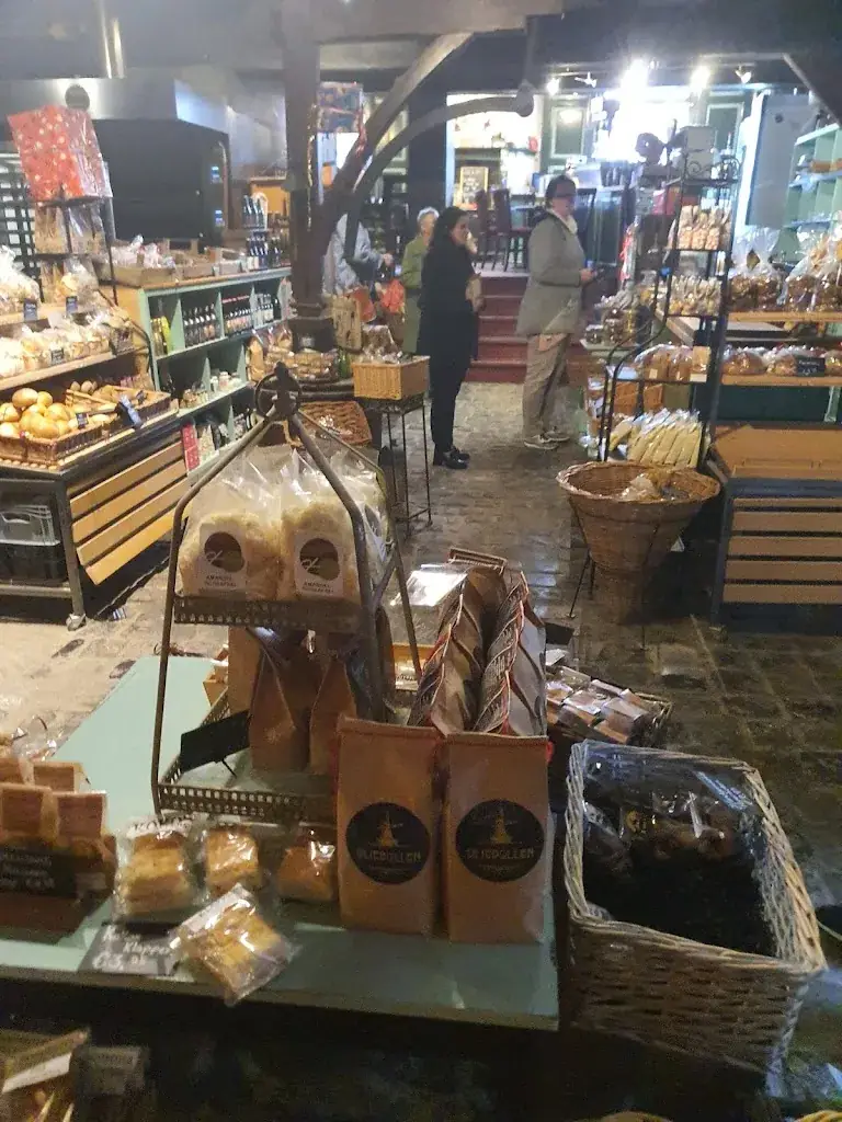 Leonardo G_Maalderij bakkerij brasserie Bökkers Mölle Olst_Olst_review
