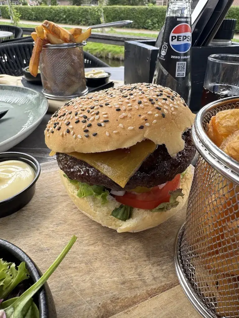 Ly Hoang_Grachthof Giethoorn | Restaurant en meer!_Giethoorn_avis