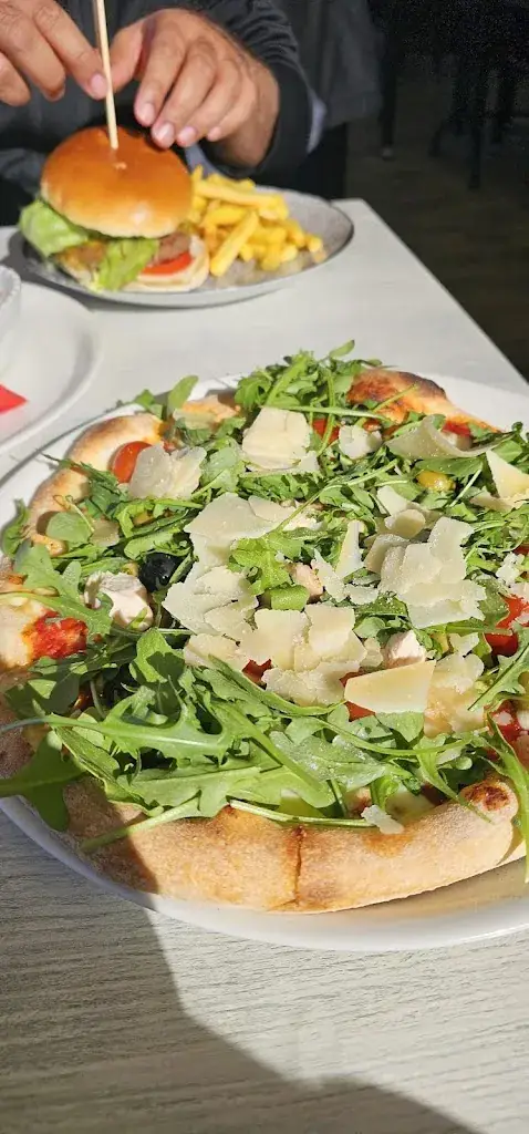 Rabab Khan_Canal Grande_Giethoorn_review