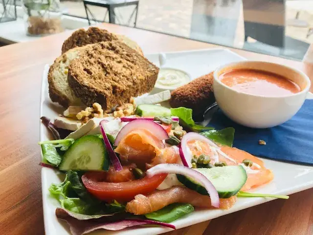 Pannenkoeken & Brasserie De Witte Hoeve_Giethoorn_slider_image_3