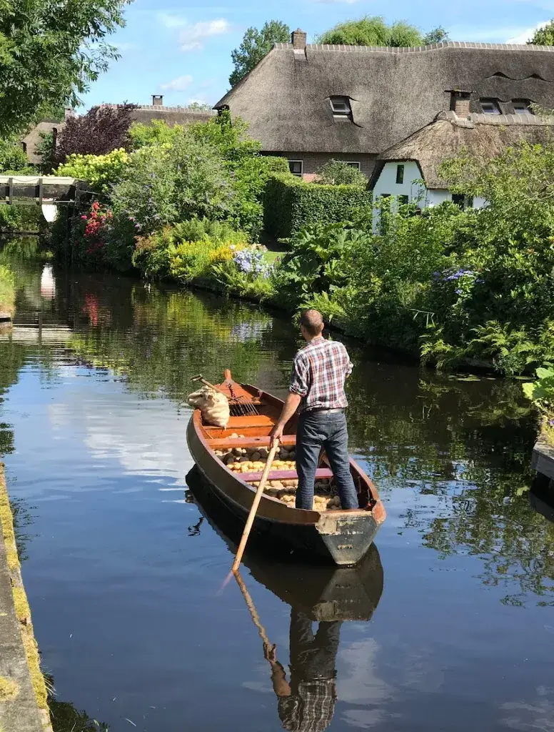 Gastroma Geesje Giethoorn Restaurant_Giethoorn_slider_image_3