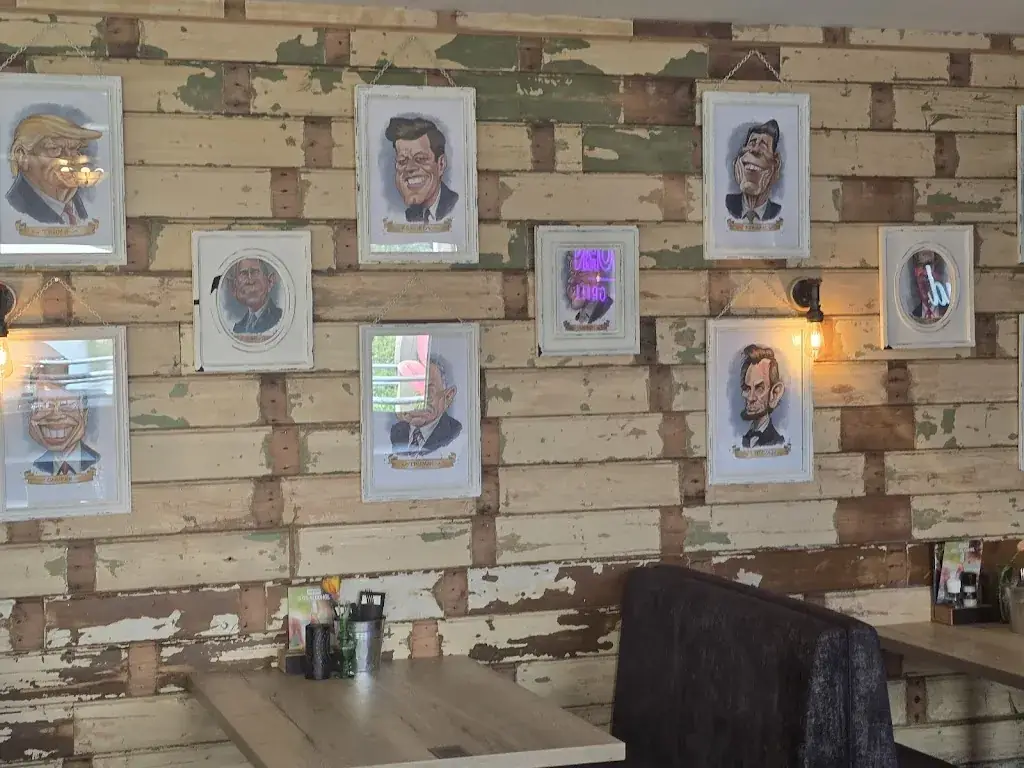 Mike Jeske_Giethoorn Burgers & Grill - Indoor Playground - SUP/Kano Rental_Giethoorn_review