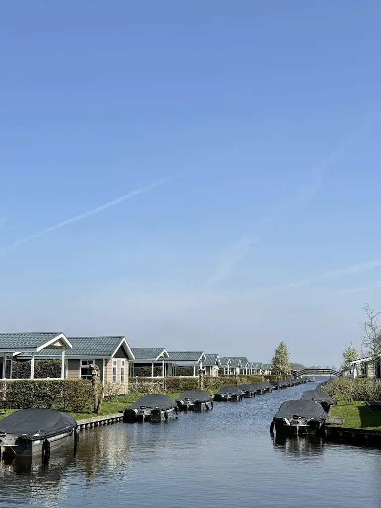 Võ Trần Diệu Mai_Giethoorn Burgers & Grill - Indoor Playground - SUP/Kano Rental_Giethoorn_review