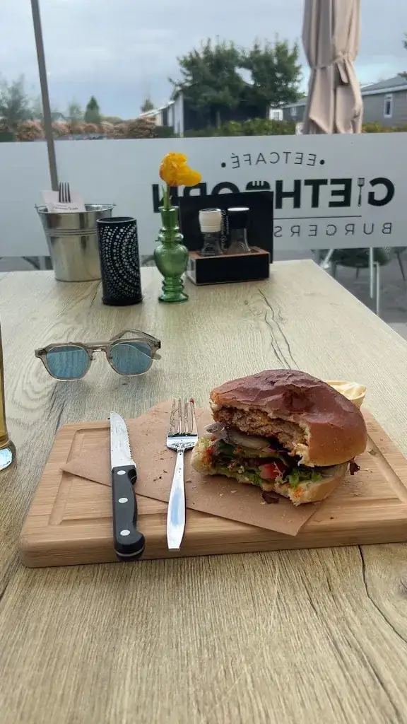 Giethoorn Burgers & Grill - Indoor Playground - SUP/Kano Rental_Giethoorn_slider_image_2