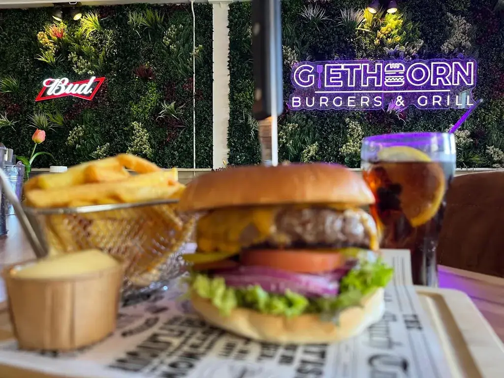 Giethoorn Burgers & Grill - Indoor Playground - SUP/Kano Rental_Giethoorn_slider_image_3