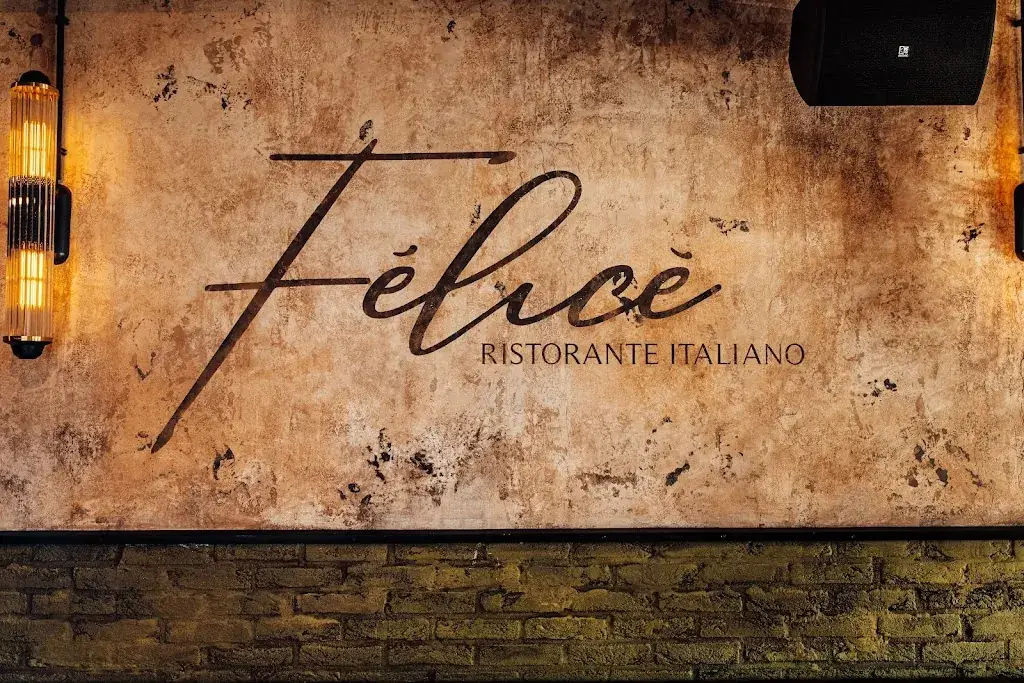 Felice Ommen_Ommen_slider_image_3