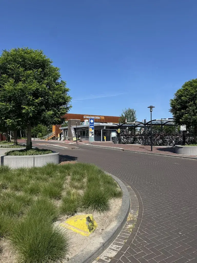 Sander Hoekstra_Stationscafetaria De Oriënt_Buitenpost_review