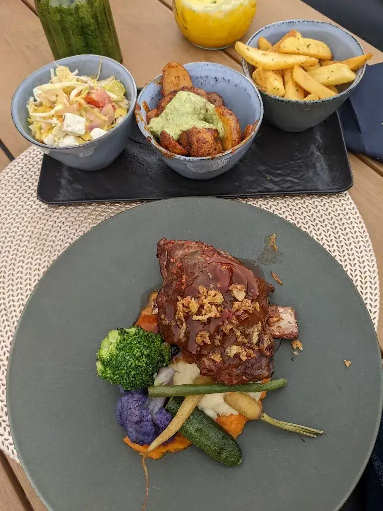 Daryl Baker_BIDES Food & Drinks est.2021_Haaksbergen_review