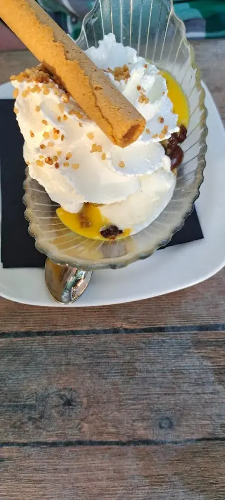 Jan Harm van der Meer_Eetcafé en zalen Winkelman_Haaksbergen_reseña