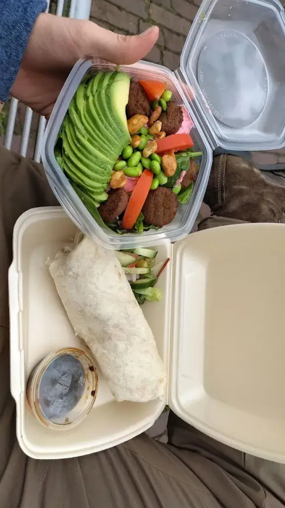 Lukas Riethmüller_Lemonade -food & drinks-_Raalte_reseña