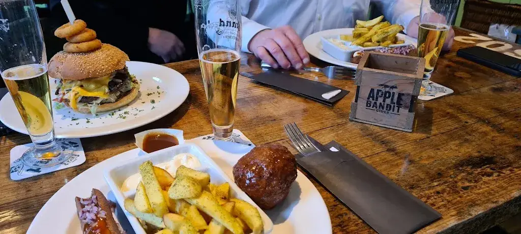 Bierbrasserie Zuiderbuur_Raalte_slider_image_2