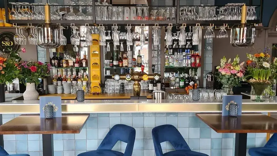 Restaurant De Kruisweg restaurant in Damwâld