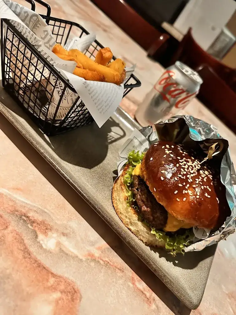 Menu_Mercurius Burgers_Enschede_image_6