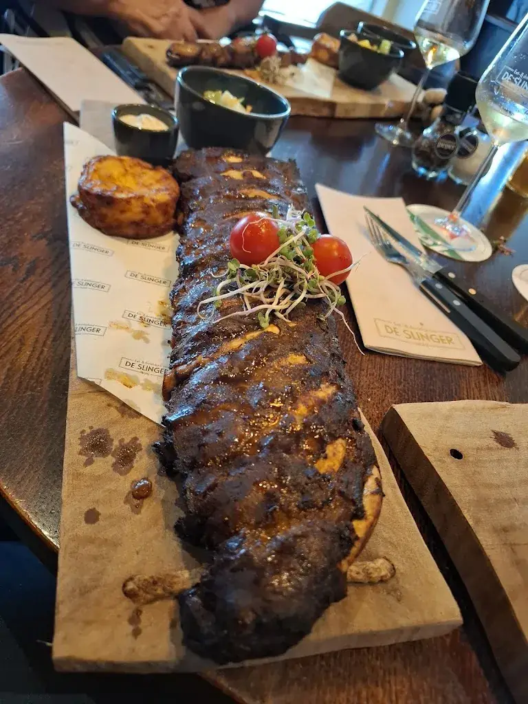 Hanco Vermie_De Slinger Eet- en Drinklokaal_Wijhe_review