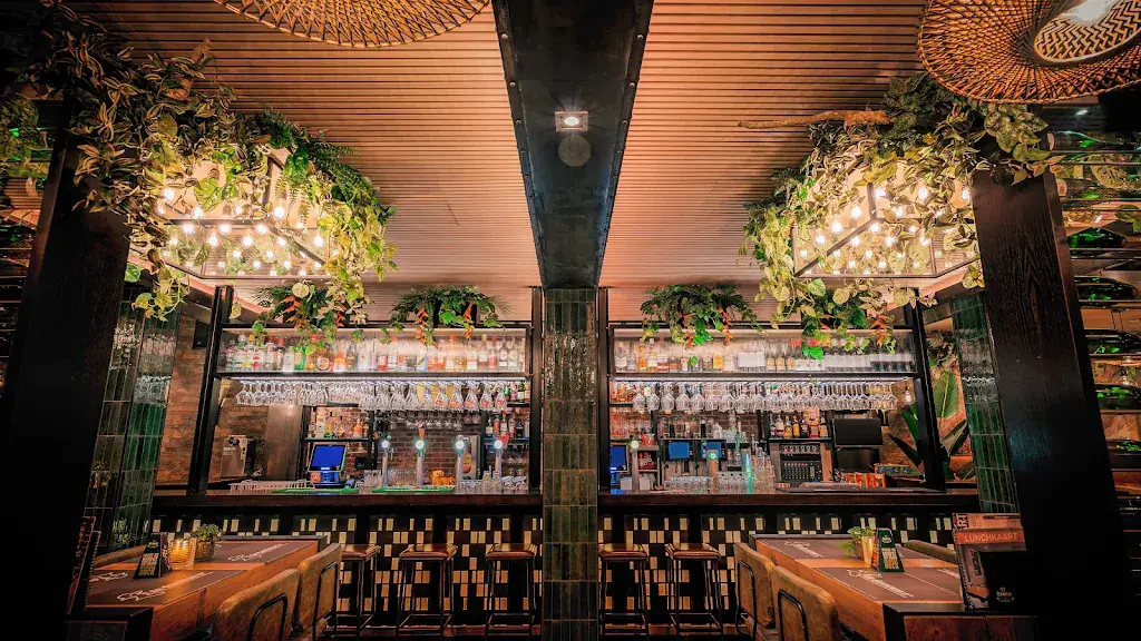 Grand Café De Dominee restaurant in Oldenzaal