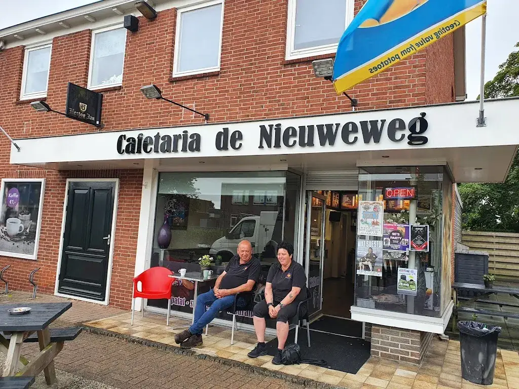 Kafetaria De Nijewei (Tjeerd Patat) restaurant in Damwâld