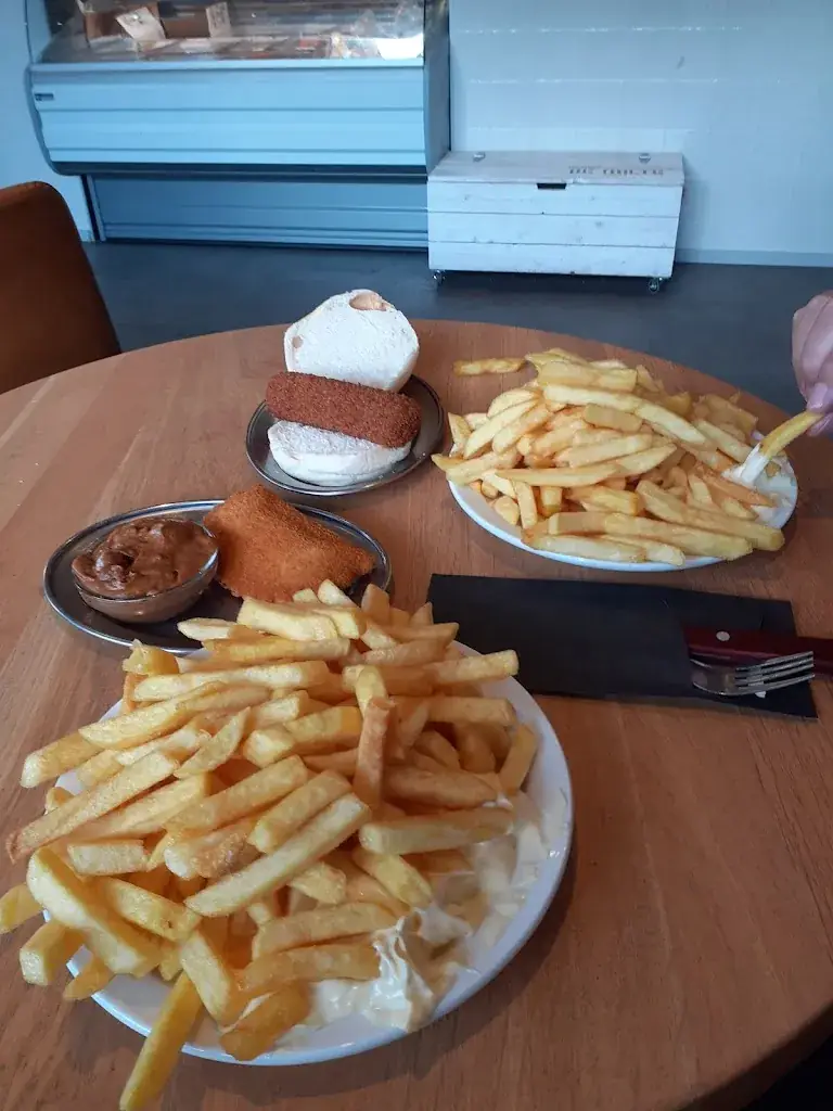 Tilly van der Zwan_Kafee-Kafetaria De Halte_Damwâld_review