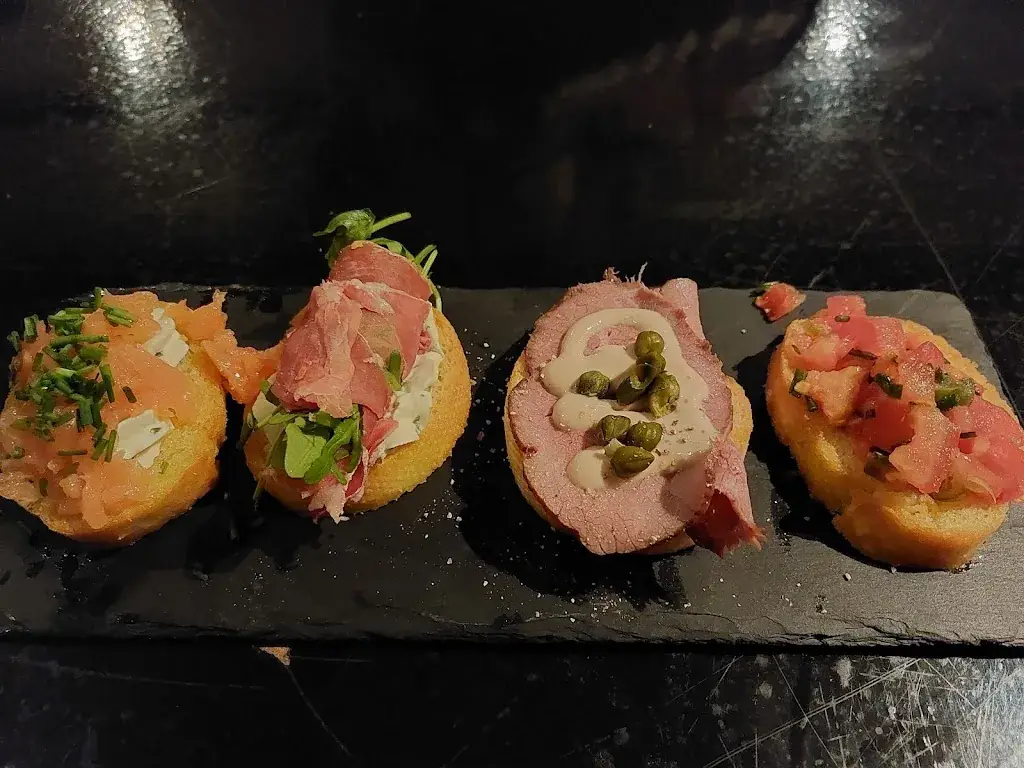 Menu_Wine & Bite Wijnbar - Tapas, Sushi & Pizza_Oldenzaal_image_8