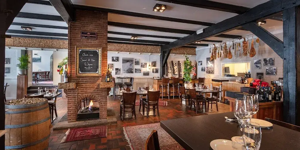 Wine & Bite Wijnbar - Tapas, Sushi & Pizza restaurant in Oldenzaal