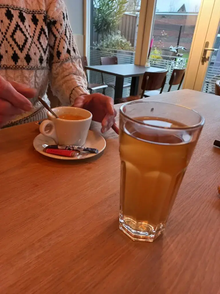 aly hofman_AnyTyme WesterhaarVriezenveenseWijk_Westerhaar-Vriezenveensewijk_review