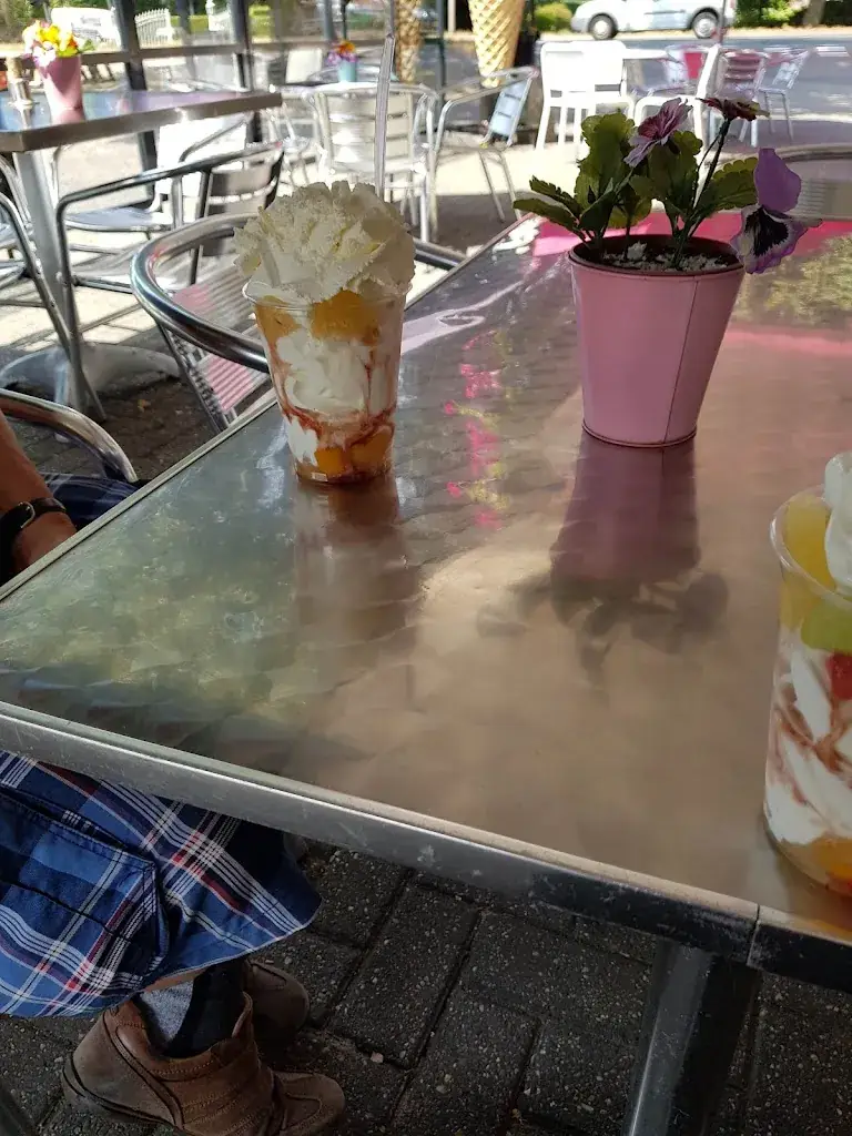 Menu_Bijkerk IJs_Westerhaar-Vriezenveensewijk_image_2