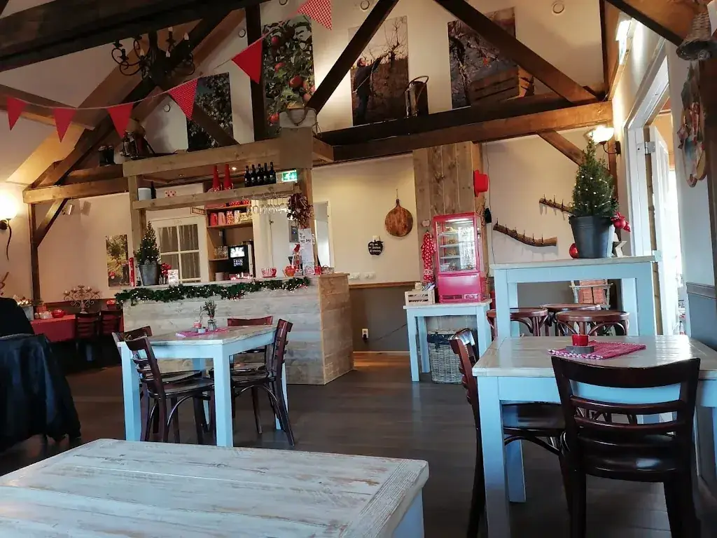 Schenkerij De Boomgaard restaurant in Benthuizen