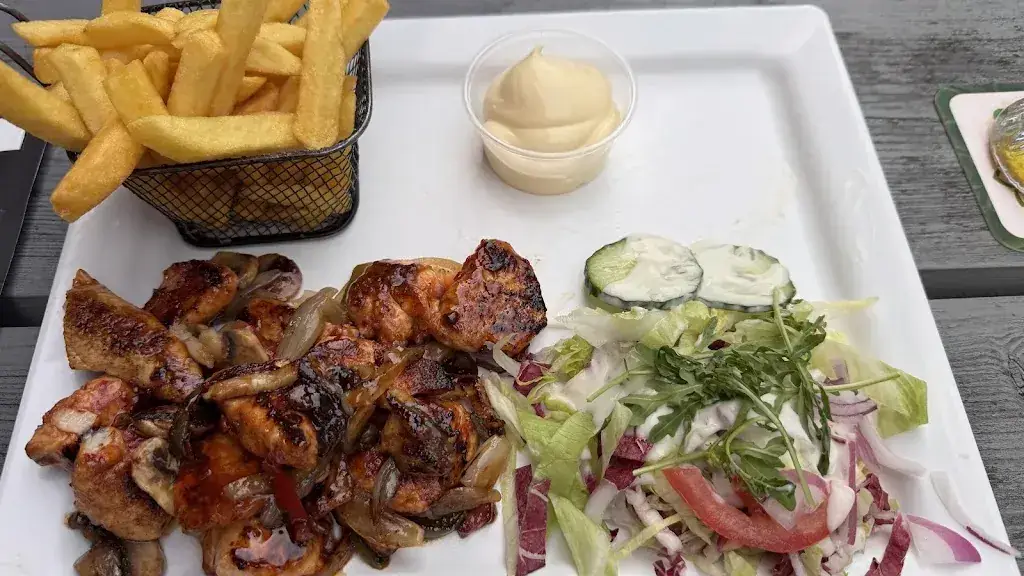 Ton van Ekeren_Café Eethuis Saantje_Vollenhove_recensione