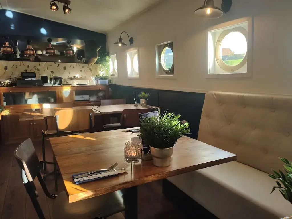 J F_HIP Asian Food & More_Dokkum_reseña