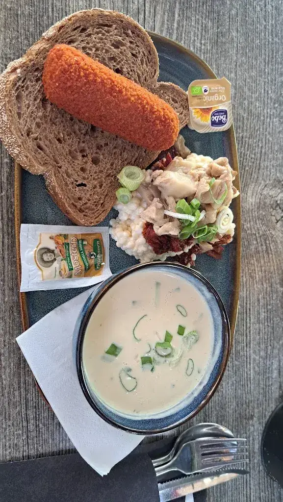 Roberto Enrico Tami_Paviljoen het ProefLab// Waterloopbos_Marknesse_review