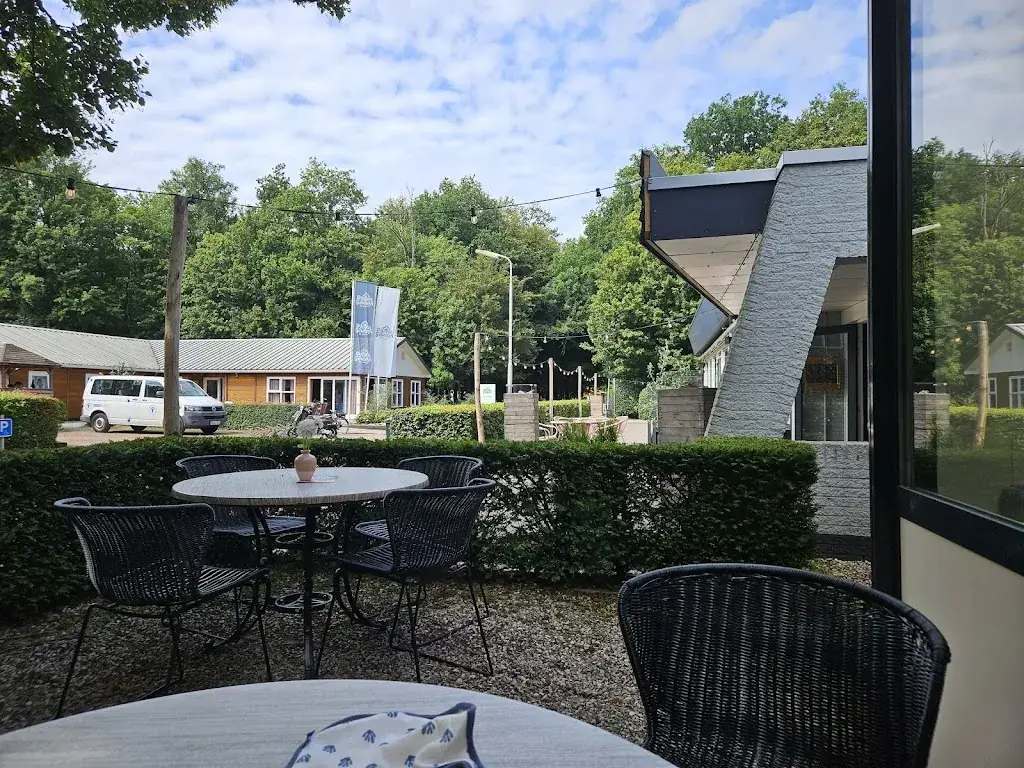 F. Nobels_Buitengewoon de Voorst_Kraggenburg_review