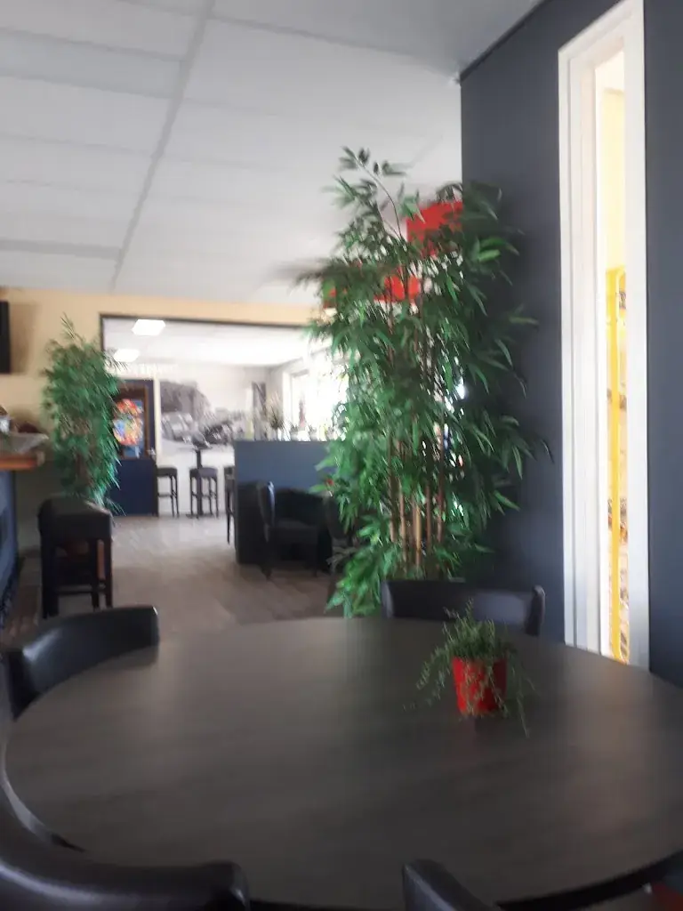 kobus hoekstra_Snackbar Akkertien_Vollenhove_reseña