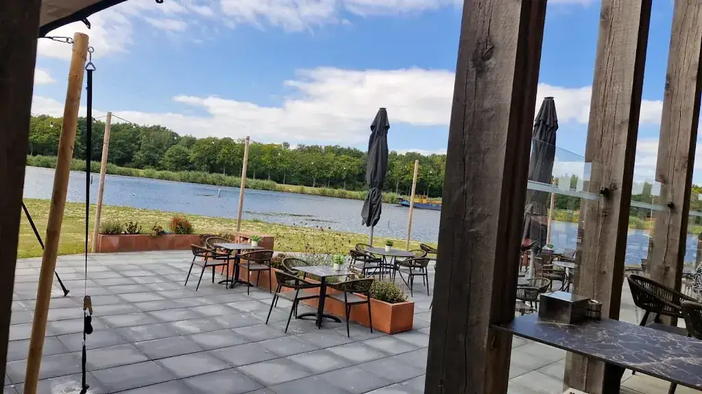 Wendy de Groot_Paviljoen Zwemlust_Vollenhove_review