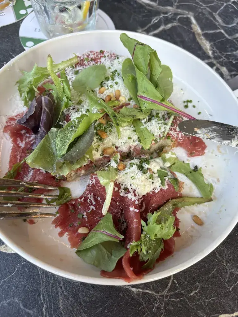 Marrieke last_Paviljoen Zwemlust_Vollenhove_review