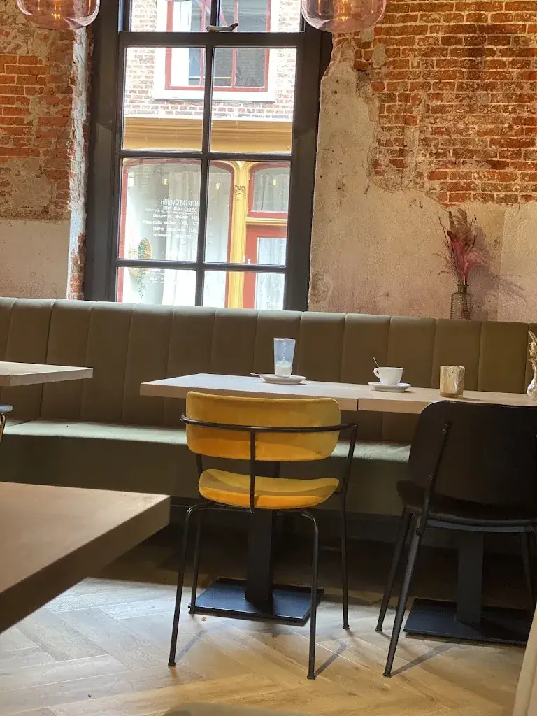 maheswari tribhuana_Grand Café de Waegh_Dokkum_review