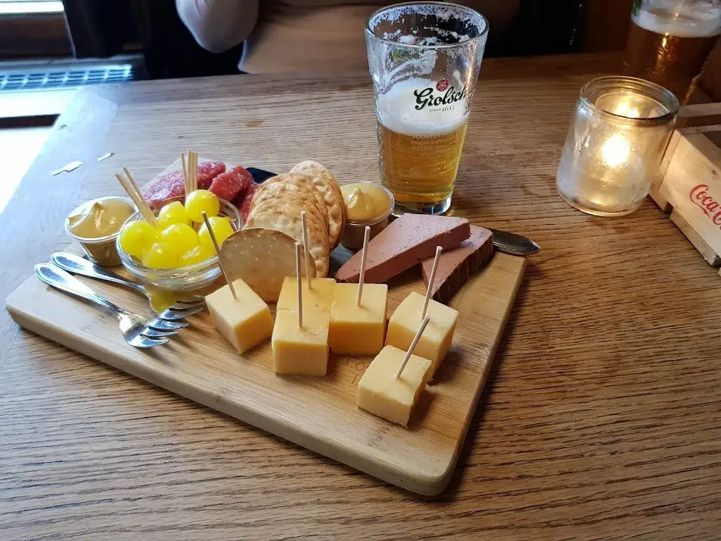 Dani Ubinyana_De Witte 's-Gravenzande_'s-Gravenzande_review