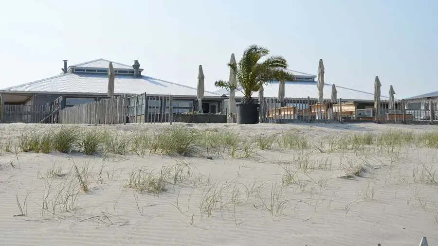 Paviljoen Zomertijd Strand restaurant in 's-Gravenzande