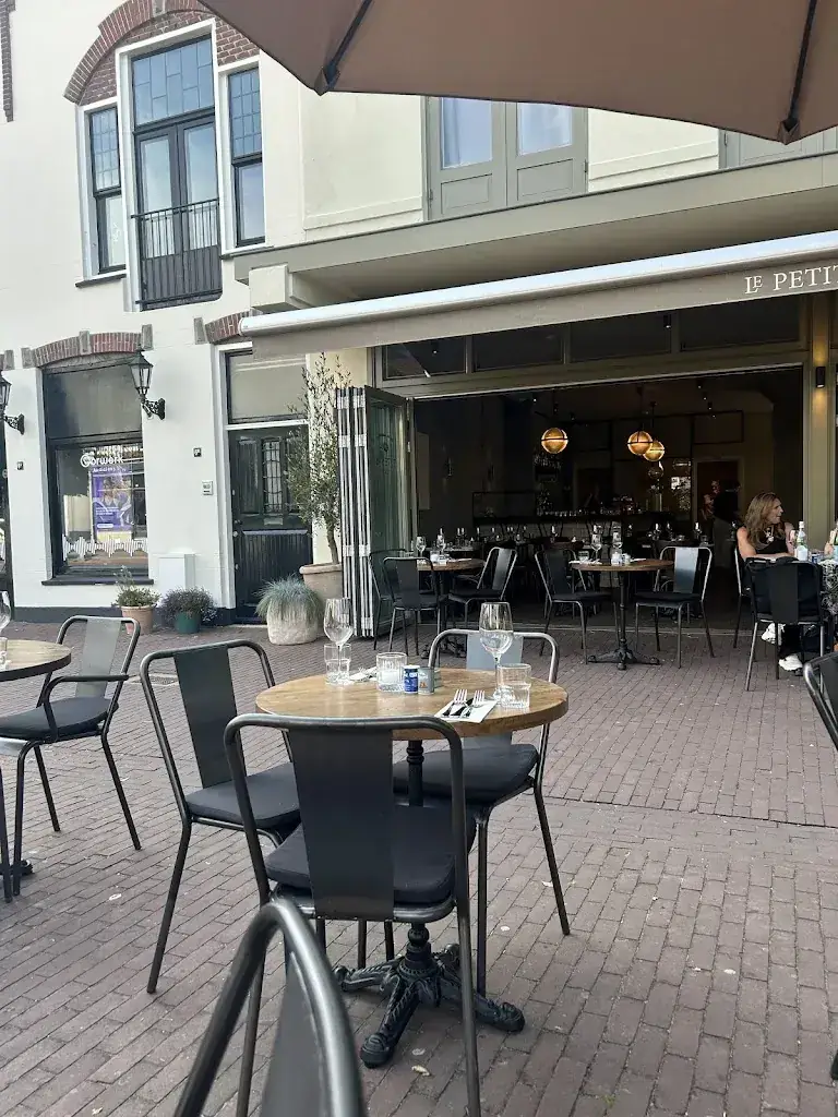 Le Petit Café Bloemendaal_Bloemendaal_slider_image_2