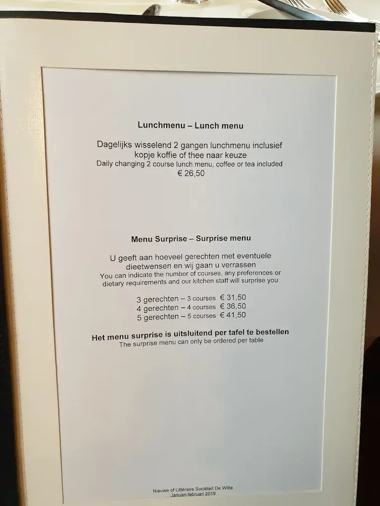 Young-min_Nieuwe of Littéraire Sociëteit De Witte_Haag_review