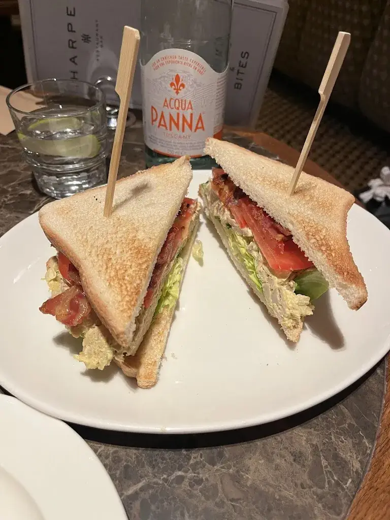 Umby Dugo_Restaurant Harper_Haag_review