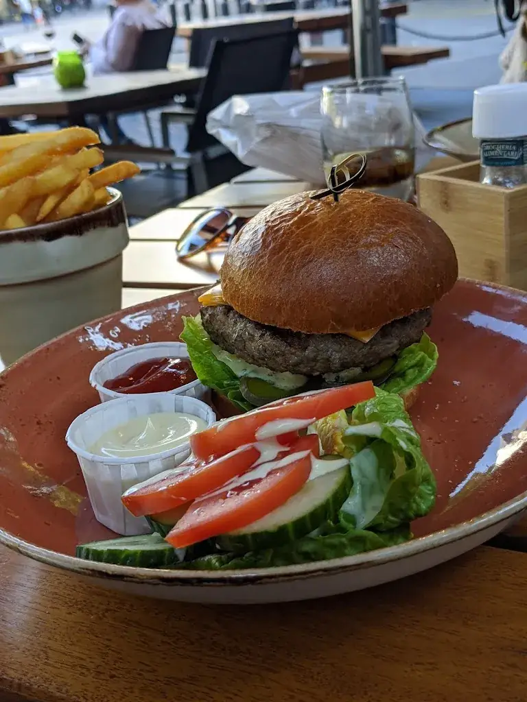 Menu_BIT Grill and Café_Haag_image_4