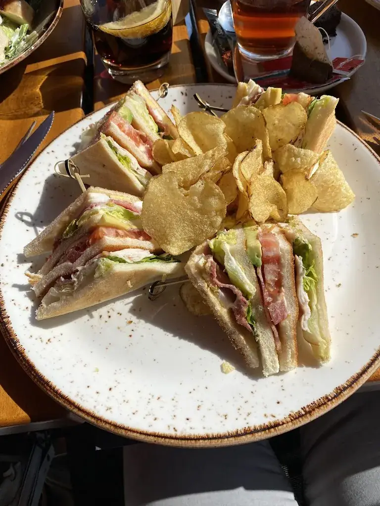 Menu_BIT Grill and Café_Haag_image_5