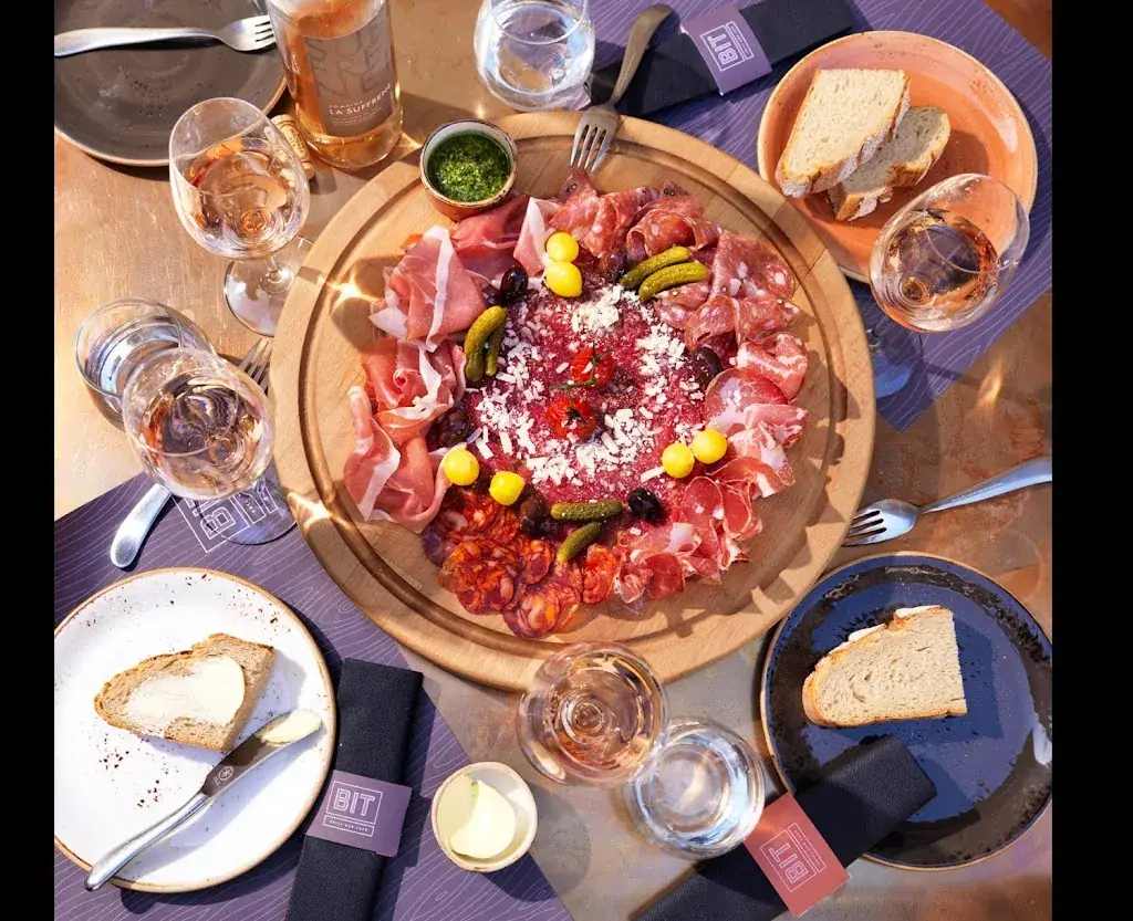 BIT Grill and Café_Haag_slider_image_3