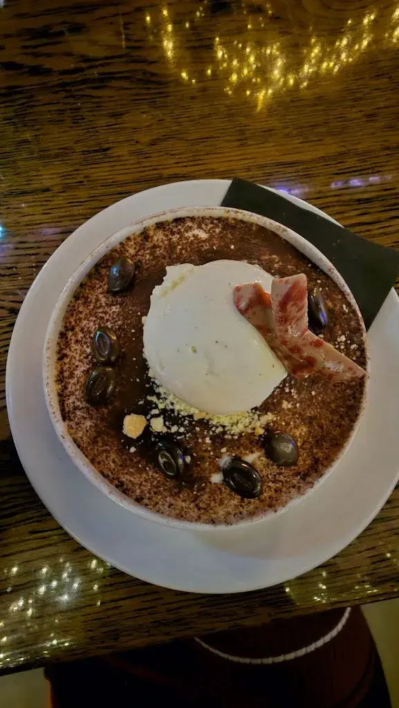 Priya Narayan_Lake House Rotterdam_Bergschenhoek_review